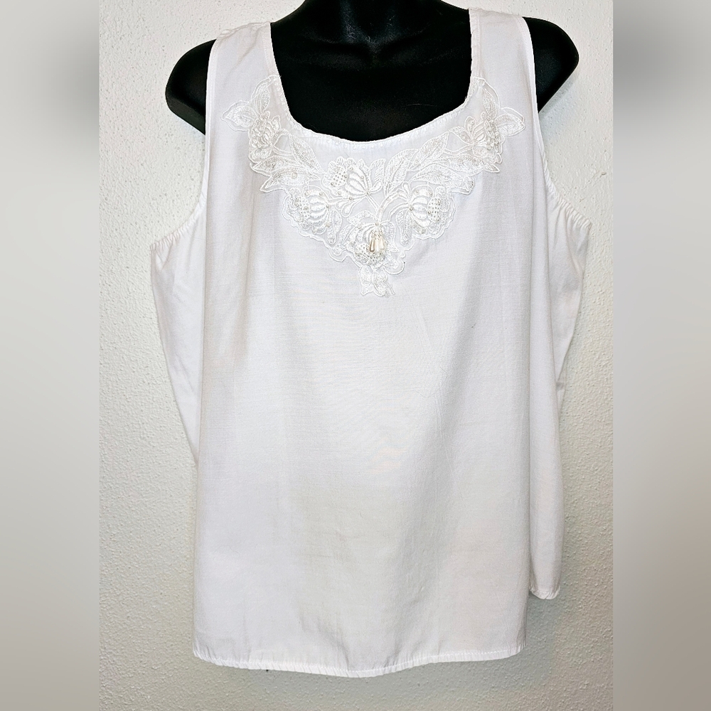 Pearls & Lace White Sleeveless V Neck Tank Top Women's Lg